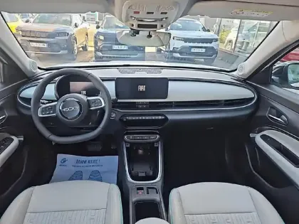 Photo 7 Fiat 600  1.2 Hybrid Turbo 110ch La Prima eDCT6 Step 2