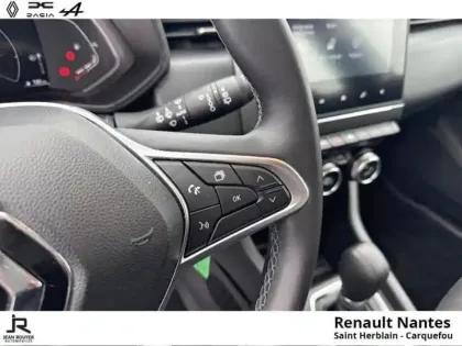 Photo 7 Renault Clio  1.6 E-Tech hybride 145ch Equilibre