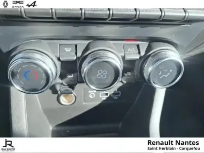 Photo 8 Renault Clio  1.6 E-Tech hybride 145ch Evolution