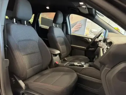 Photo 10 Ford Kuga  2.5 Duratec 190ch FHEV E85 ST-Line BVA