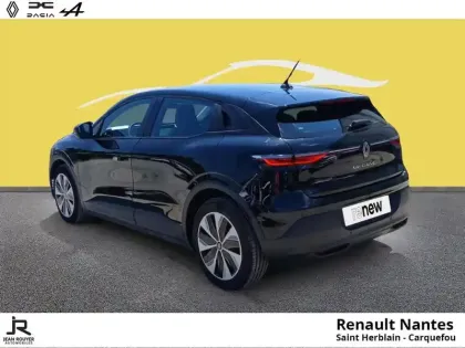 Photo 21 Renault Megane  E-Tech Electric EV60 130ch Evolution ER super charge - Pack Parking