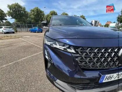Photo 12 Renault Espace  1.2 E-Tech full hybrid 200ch esprit Alpine 7 places - 25
