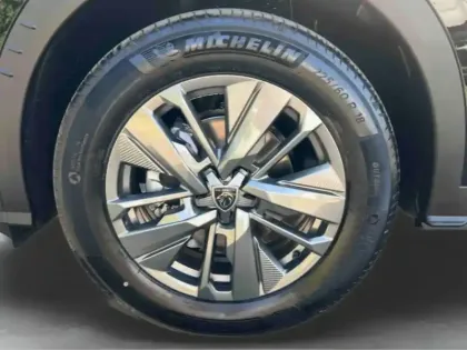 Photo 10 Peugeot 5008  Hybrid 145ch Allure e-DCS6