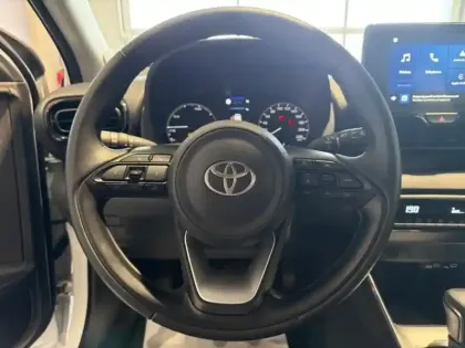 Photo 11 Toyota Yaris  116h Dynamic 5p MC24