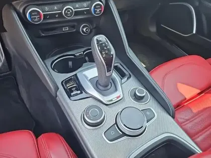 Photo 12 Alfa Romeo Giulia  2.0 TB 200ch Sprint AT8 MY22