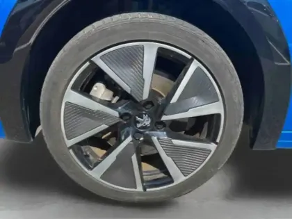 Photo 9 Peugeot 208  e- 136ch GT