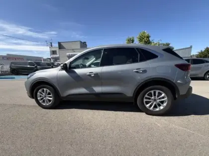 Photo 7 Ford Kuga  2.5 Duratec 180ch Hybrid FlexiFuel Titanium Powershift