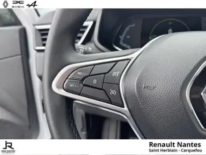 Photo 6 Renault Clio  1.6 E-Tech hybride 145ch Equilibre