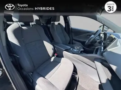 Photo 8 Toyota C-HR  1.8 Hybride 140ch Dynamic NG23