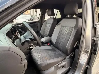 Photo 12 Volkswagen T-roc  1.5 TSI Evo2 150ch R-Line DSG7