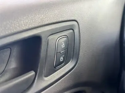 Photo 8 Ford Transit Connect Fourgonnette L2 1.0E 100ch E85 Trend