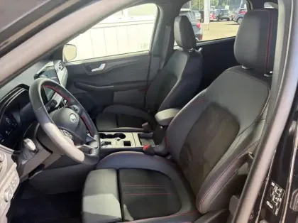 Photo 9 Ford Kuga 2.5 Duratec 180ch Hybrid FlexiFuel ST-Line X Powershift