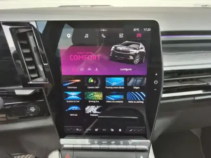 Photo 23 Renault Espace VI E-Tech hybrid 200 Iconic