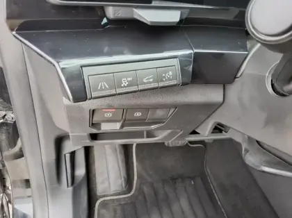 Photo 22 Renault Espace VI E-Tech hybrid 200 Iconic