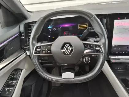 Photo 17 Renault Espace VI E-Tech hybrid 200 Iconic