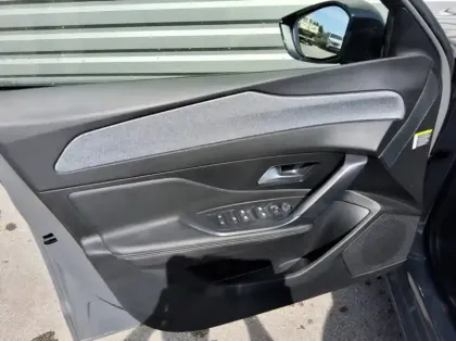 Photo 16 Peugeot 308 Hybrid 145 e-DCS6 Allure