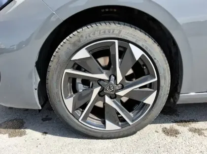 Photo 8 Peugeot 308 Hybrid 145 e-DCS6 Allure