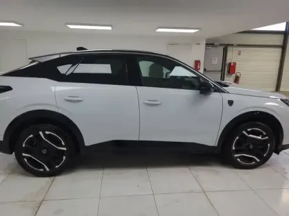 Photo 6 Peugeot 3008  Electrique 210 ch 73 kWh