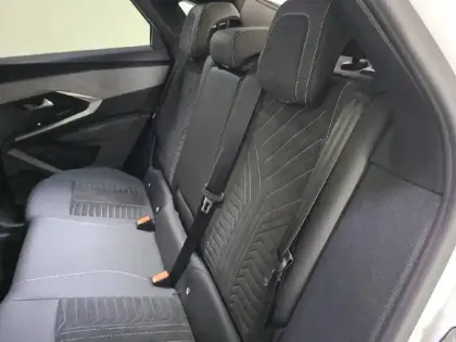 Photo 34 Peugeot 3008  Electrique 210 ch 73 kWh