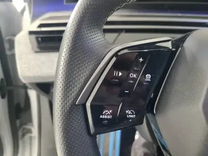 Photo 18 Peugeot 3008  Electrique 210 ch 73 kWh