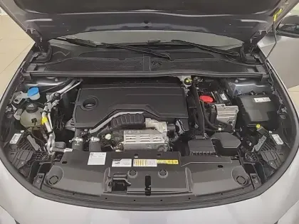 Photo 26 Peugeot 308  SW Hybrid 145 e-DCS6