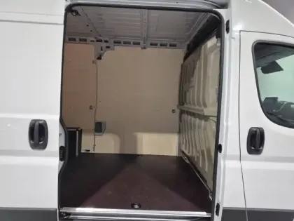 Photo 11 Peugeot Boxer  FGN TOLE 3.3 T DIESEL L2H2 140 CH MANUELLE