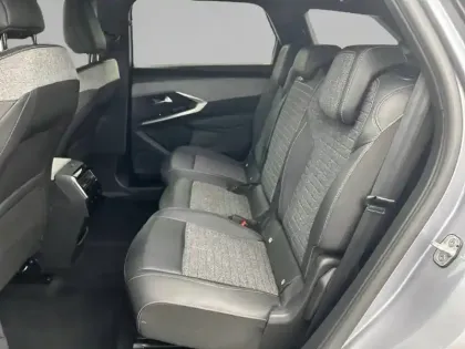 Photo 11 Peugeot 5008  Hybrid 145 ch e-DCS6