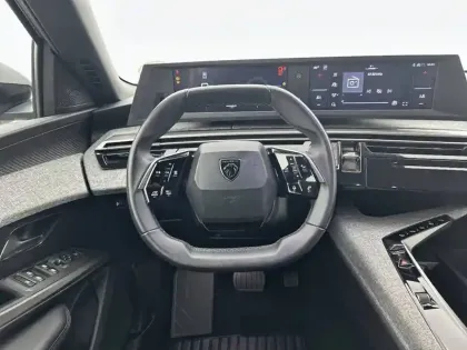 Photo 8 Peugeot 5008  Hybrid 145 ch e-DCS6