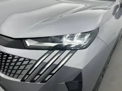 Photo 15 Peugeot 5008  Hybrid 145 ch e-DCS6