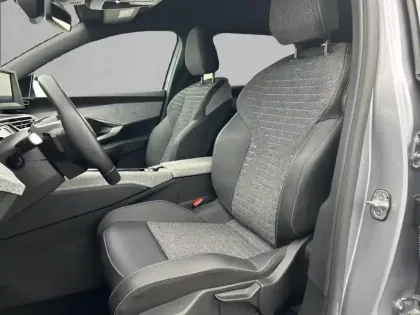 Photo 10 Peugeot 5008  Hybrid 145 ch e-DCS6