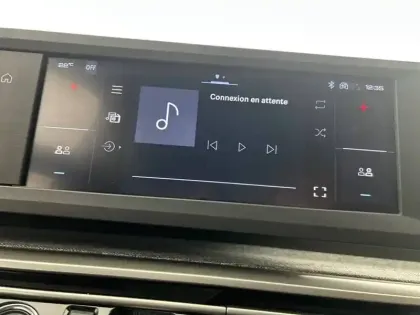 Photo 20 Peugeot 5008  Hybrid 145 ch e-DCS6