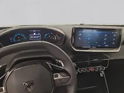 Photo 7 Peugeot 2008  Hybrid 145 e-DCS6