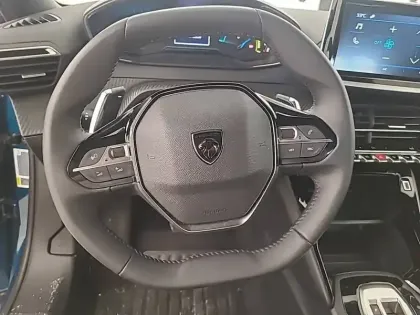 Photo 8 Peugeot 2008  Hybrid 145 e-DCS6