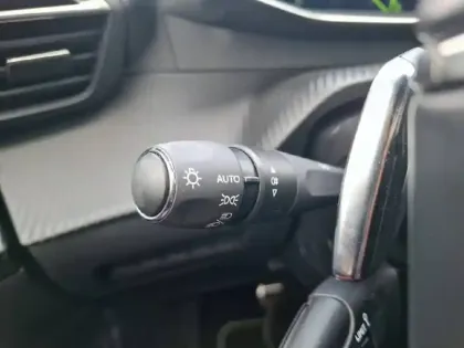 Photo 22 Peugeot 2008  PureTech 130 S&S EAT8