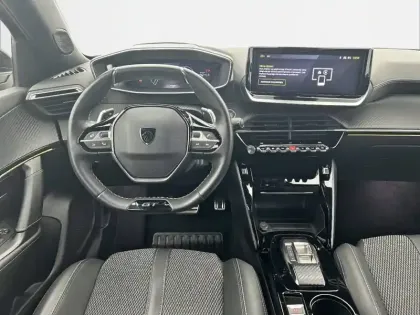 Photo 33 Peugeot 2008  PureTech 130 S&S EAT8