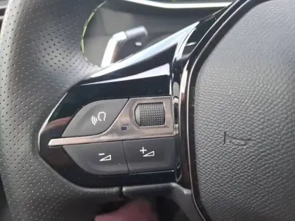 Photo 19 Peugeot 2008  PureTech 130 S&S EAT8