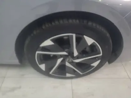 Photo 8 Peugeot 308  Hybrid 145 e-DCS6
