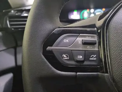 Photo 46 Peugeot 308  Hybrid 145 e-DCS6