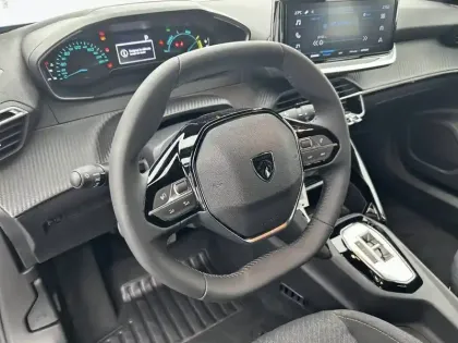 Photo 8 Peugeot 2008  Hybrid 110 e-DCS6