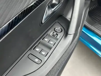 Photo 17 Peugeot 2008  Hybrid 110 e-DCS6