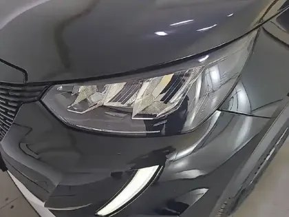 Photo 15 Peugeot 2008  Electrique 136 ch