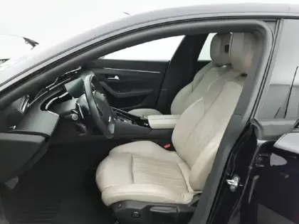 Photo 12 Peugeot 508  Hybrid 225 e-EAT8