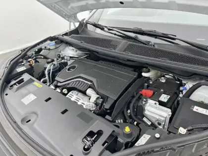 Photo 14 Peugeot 3008  Hybrid 145 e-DCS6