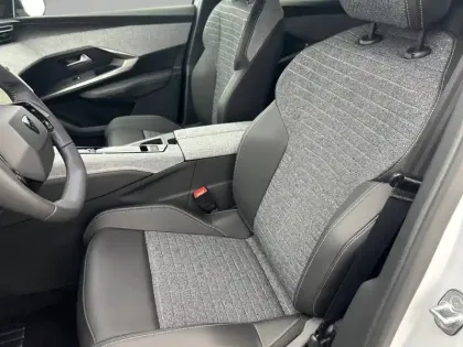 Photo 10 Peugeot 3008  Hybrid 145 e-DCS6