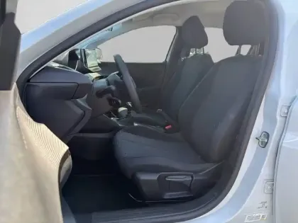 Photo 12 Peugeot 208  Hybrid 110 ch e-DCS6