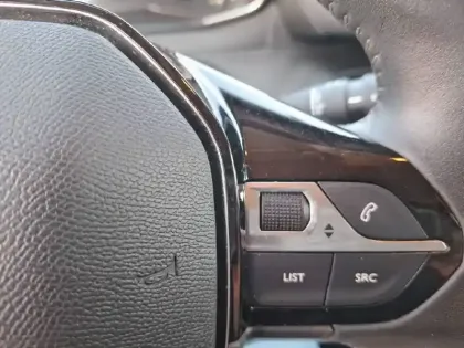Photo 44 Peugeot 208  PureTech 100 S&S BVM6