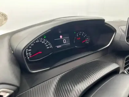 Photo 59 Peugeot 208  PureTech 100 S&S BVM6