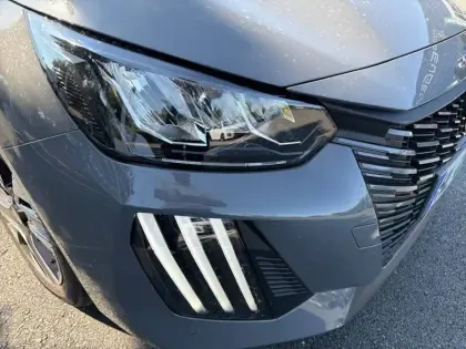 Photo 15 Peugeot 208  Turbo 100 ch BVM6