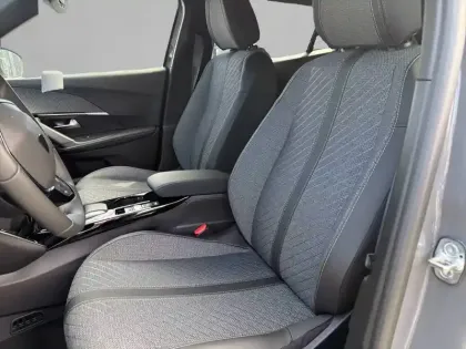 Photo 10 Peugeot 2008  Hybrid 145 e-DCS6
