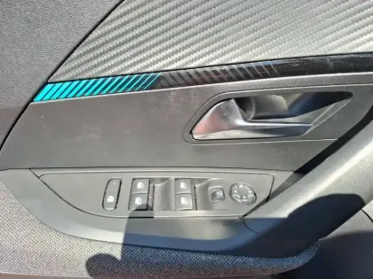 Photo 14 Peugeot 2008  PureTech 100 S&S BVM6
